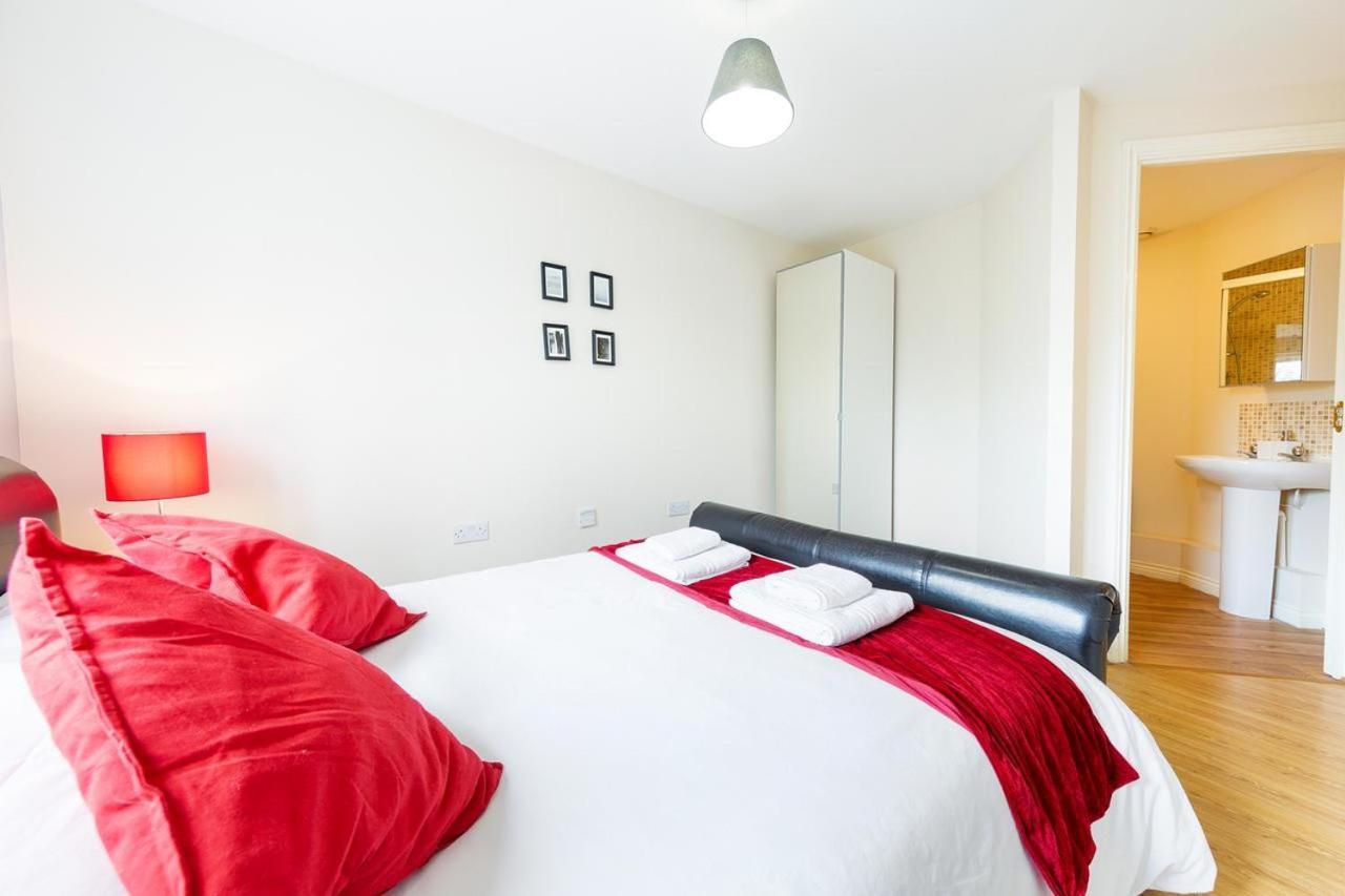 2 Bed 2 Bathroom Apartment Free Parking ブリストル エクステリア 写真